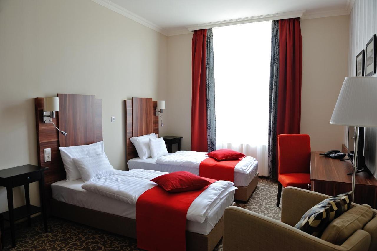 Hotel Corner & Kavehaz 3*